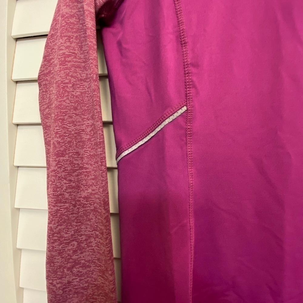 𝅺Reebok Elevate funnel neck running pullover sz XS slim fit reflective NWT - Picture 7 of 9
